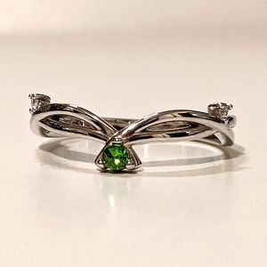 Grateful Heart Fragrant Jewels Green Ring size 8